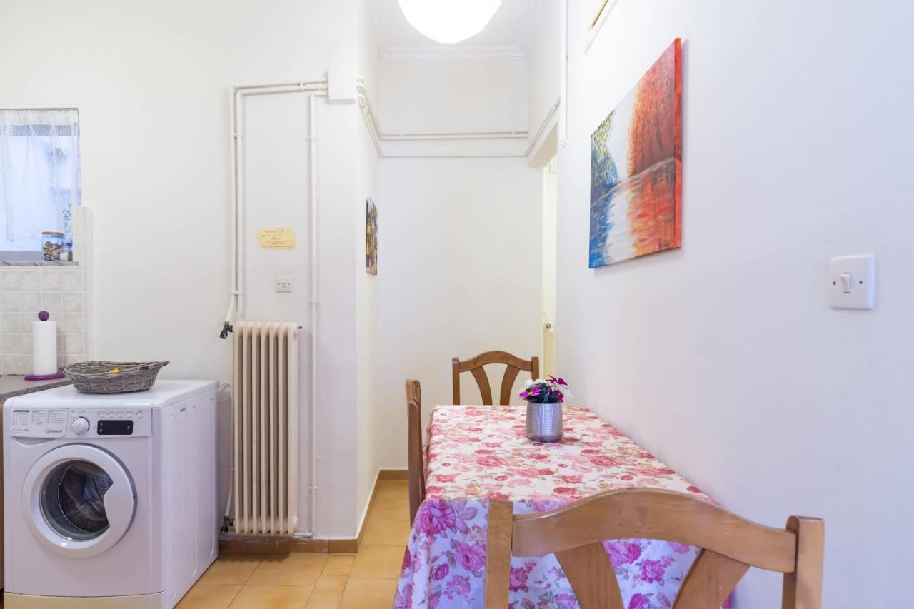 Mema'S Tranquil Apartment In Patra 외부 사진